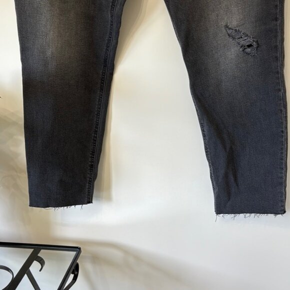 Old Navy Women Gray Distressed Ankle Cropped Jeans with Stretch Plus Size 14 - Picture 3 of 11